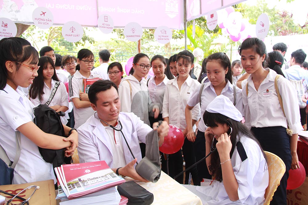 Tuyển sinh Đại học trực tuyến